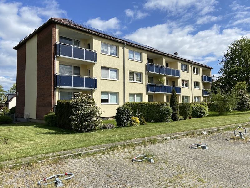 3 Zimmer Wohnung mit Loggia und kleinem Gartenstück, offener Stellplatz (Nr. 5580.839)